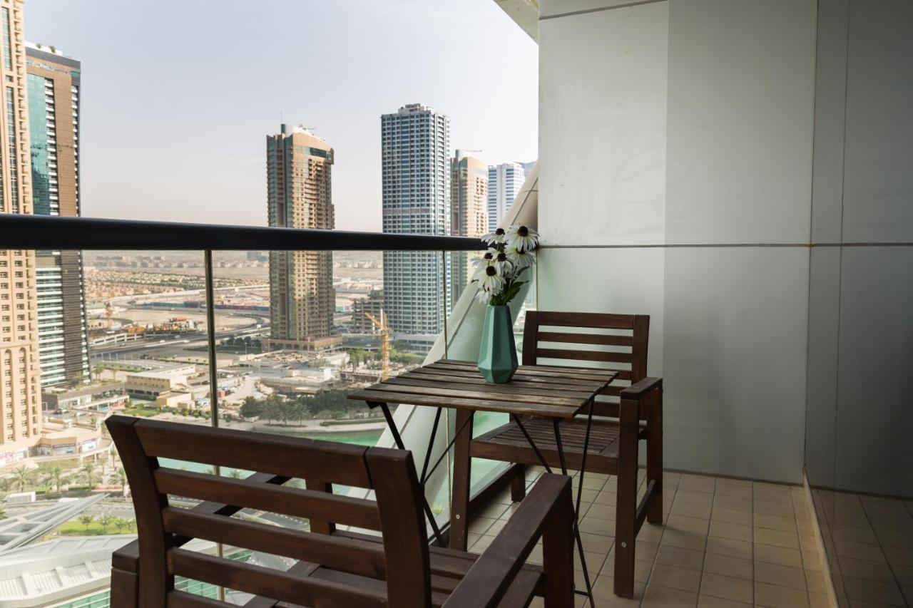 Higuests - Cozy Studio With Panoramic Views On The Lake Apartment Dubai Exterior photo