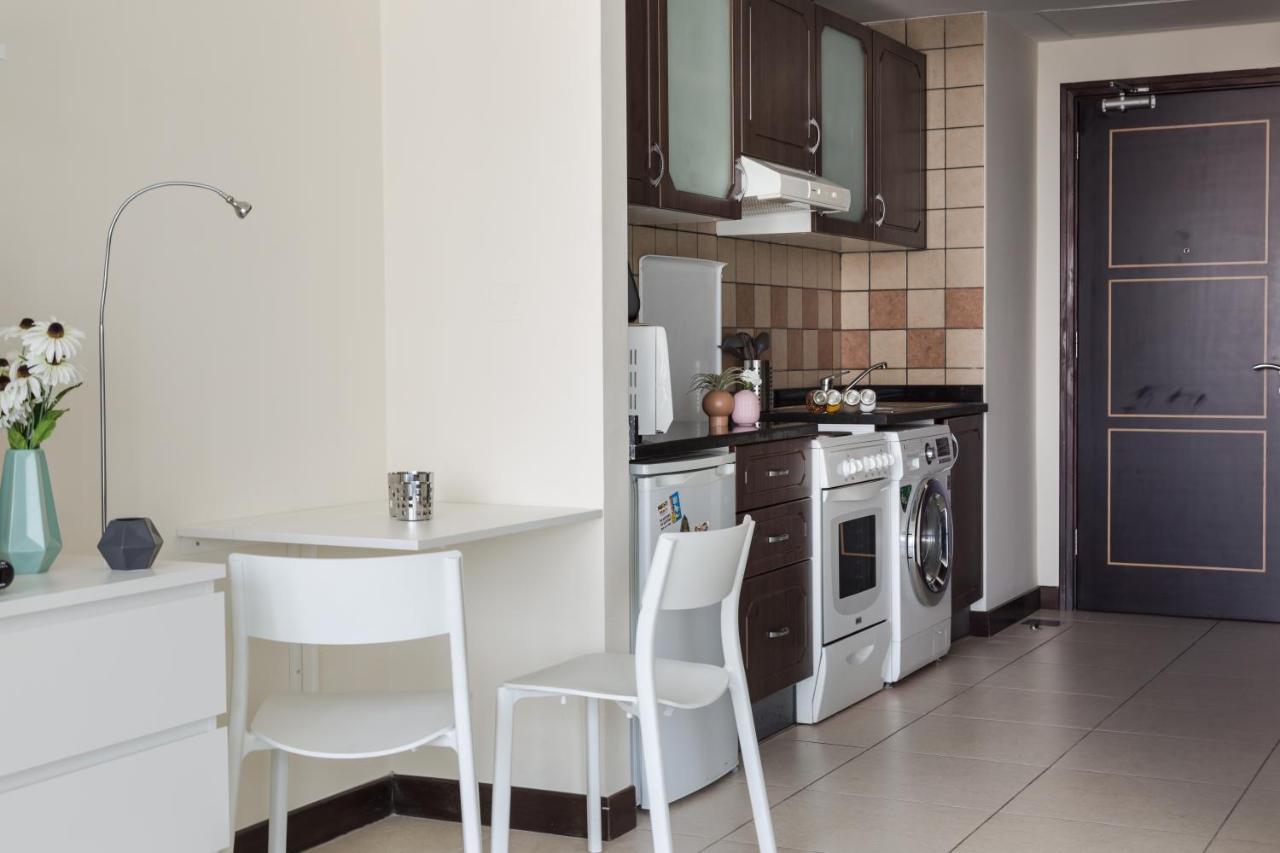 Higuests - Cozy Studio With Panoramic Views On The Lake Apartment Dubai Exterior photo