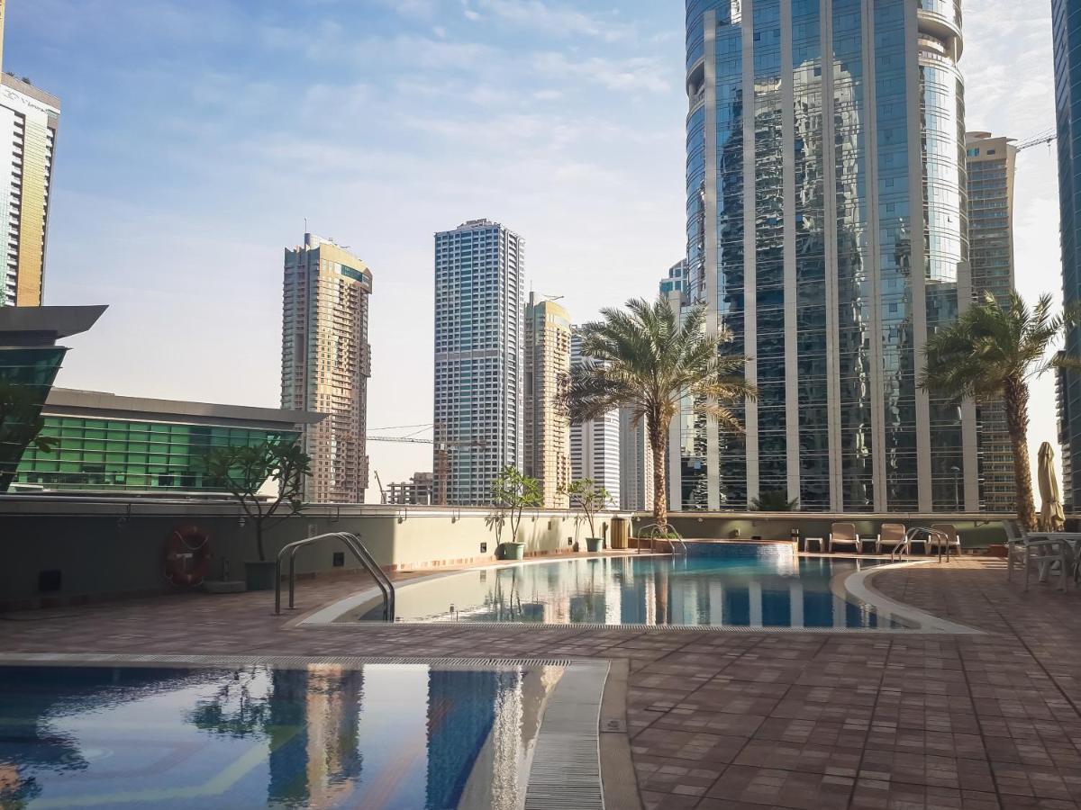 Higuests - Cozy Studio With Panoramic Views On The Lake Apartment Dubai Exterior photo